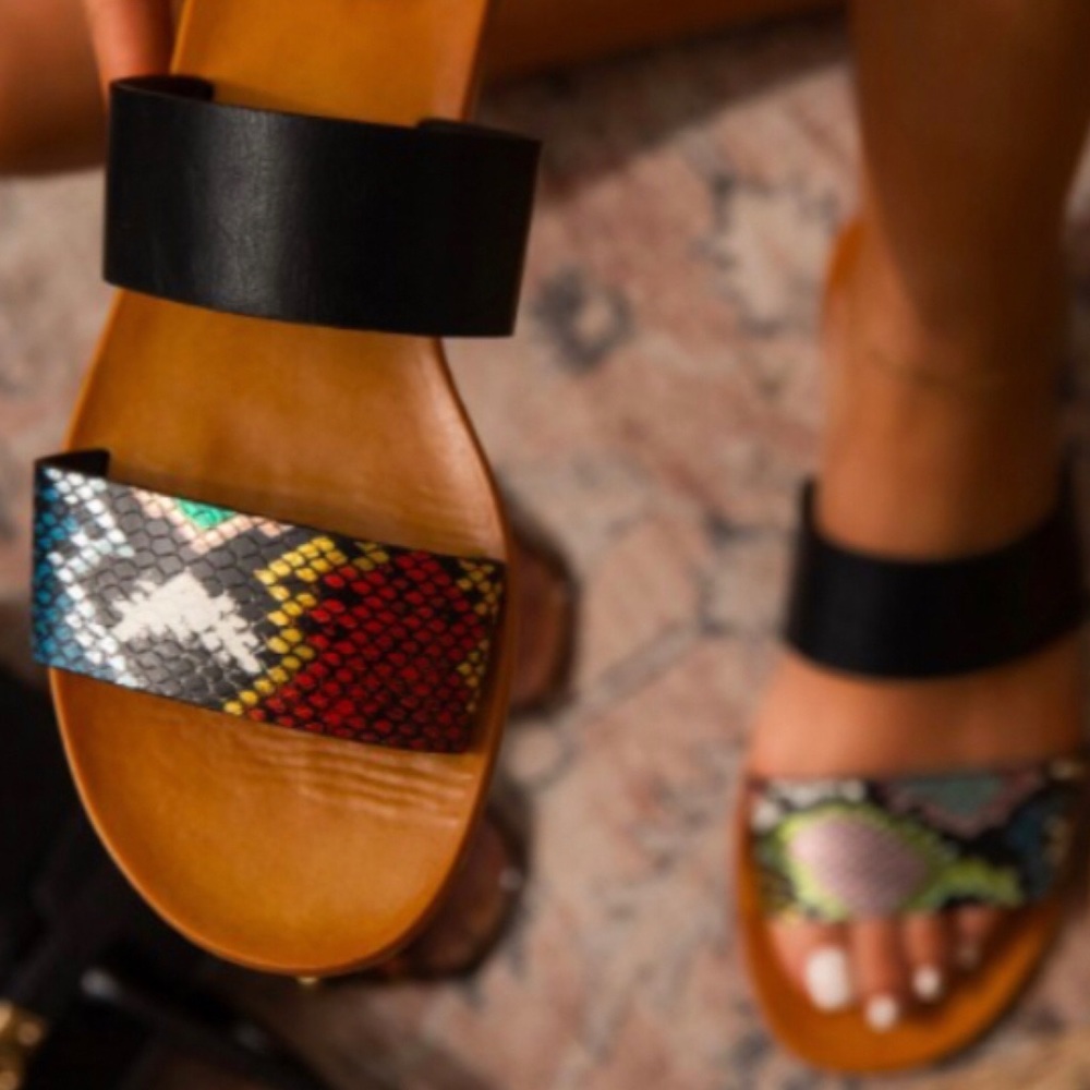Snake Print Double Band Strappy Flat Sandals - Picture 5 of 7